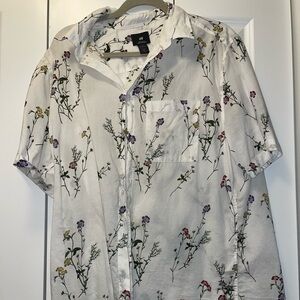 H&M Mens White Wildflowers Floral Button Up Short Sleeve